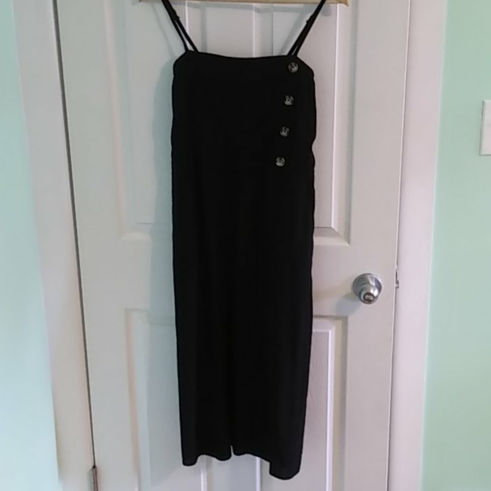 NWT Dress w/ pockets & button details
